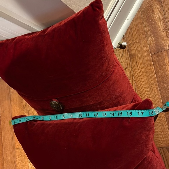 2 Couture Throw Pillows Red - Picture 7 of 11